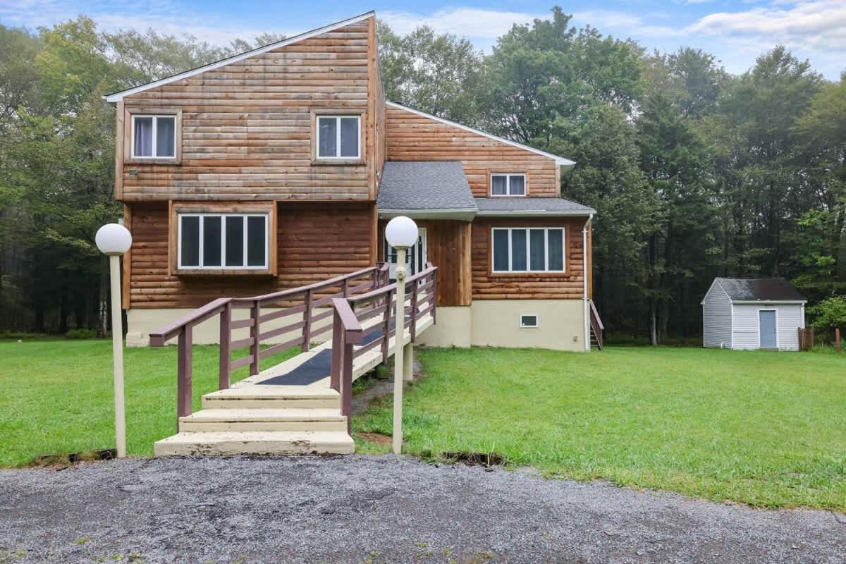 Relax In Blakeslee - Spacious 5Br Home With Bbq Exterior foto